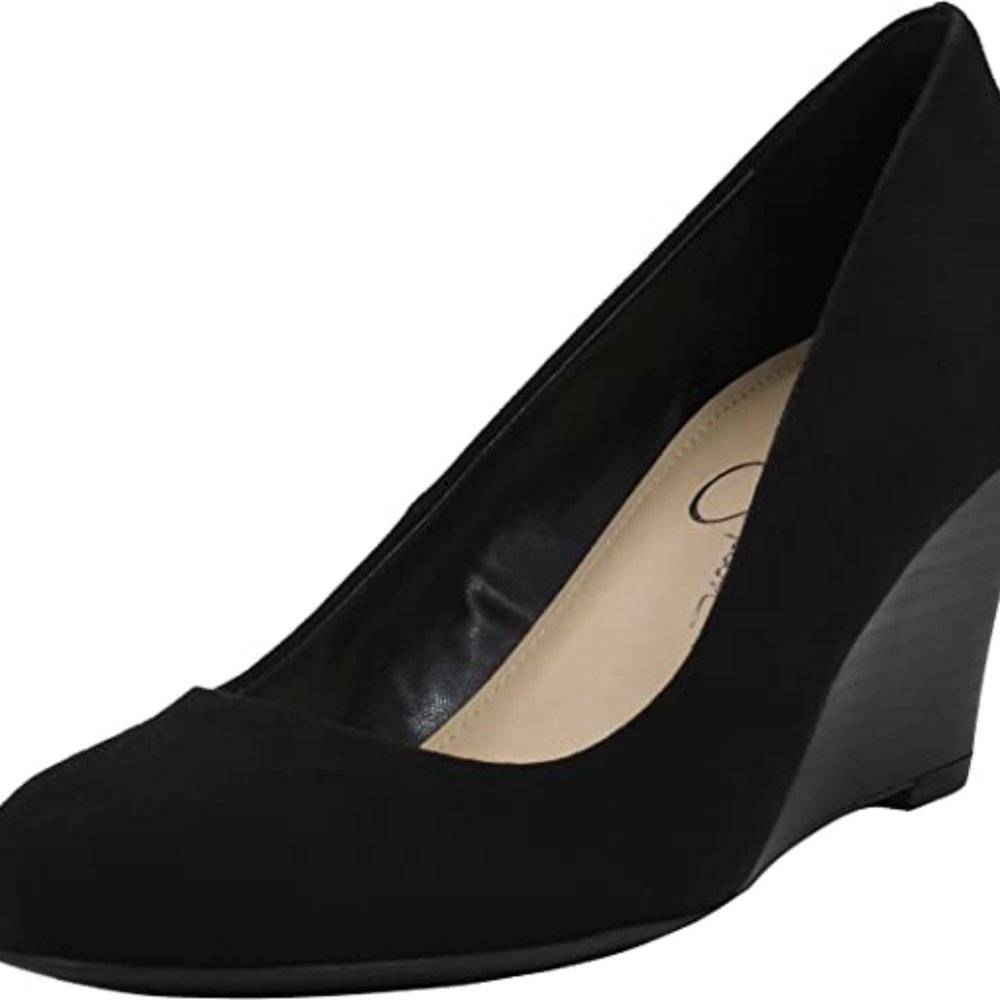 Jessica Simpson Women's Sampson Round Toe Wedge Heels Pumps